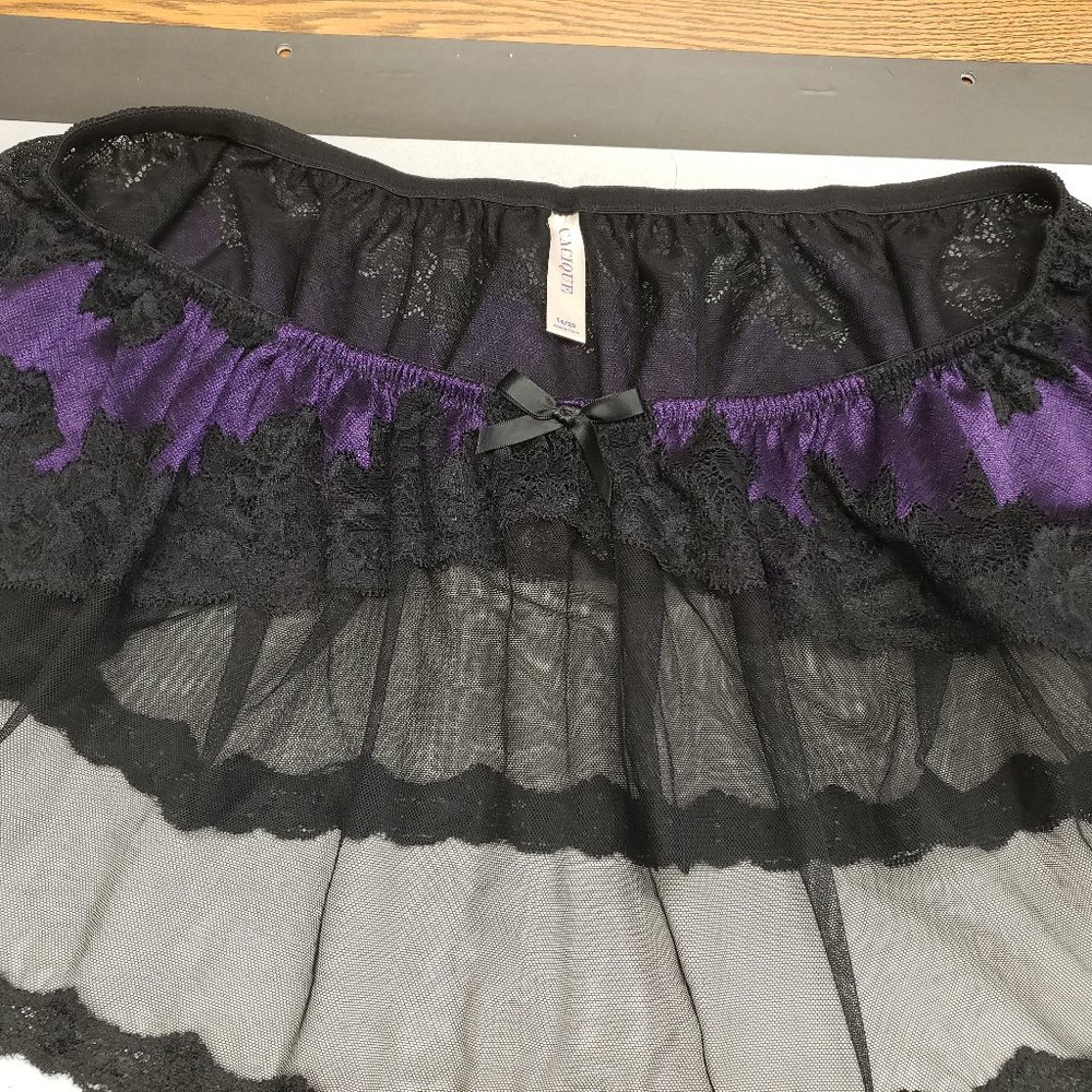Gorgeous Black and Purple Cacique Lace Skirt 14/20
